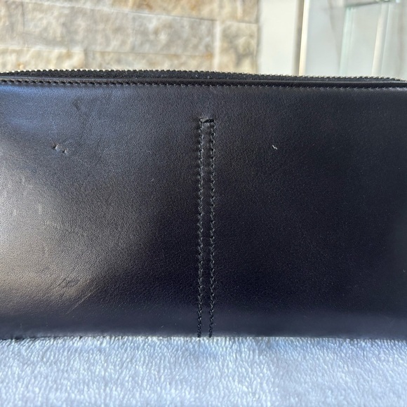 Tod’s Women’s Leather Wallet in Black , a few light scuffs but never used - Picture 4 of 8